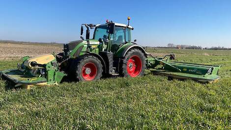 Bij Loonbedrijf Wisse uit Meliskerke ging de grasoogst op 22 maart al van start.