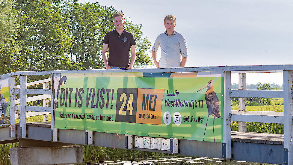 Melkveehouders Arjan Mulder (links) en Burchart de Jong organiseren op zaterdag 24 mei Dit is Vlist!, waarbij belangstellenden kennis kunnen maken met weidevogelbeheer.