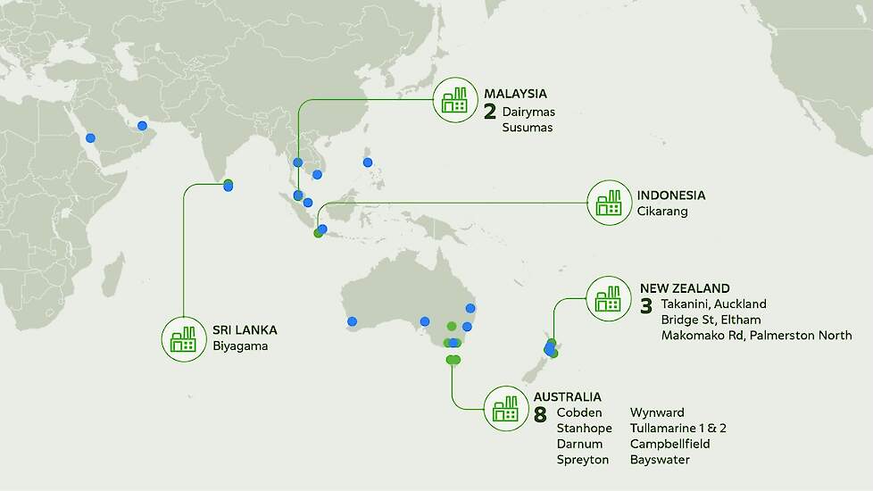 Kaartje met de wereldwijde activiteiten van de consumentendivisie van Fonterra. De blauwe stippen zijn (verkoop)kantoren, de groene fabriekjes geven het aantal productielocaties weer.