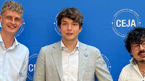 Peter Meedendorp (midden) is herkozen.