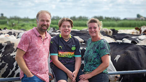 Anne, Hidde en Carina verhuisden vier jaar geleden vanuit de Achterhoek naar het ouderlijk bedrijf van Anne in Dronryp (FR).