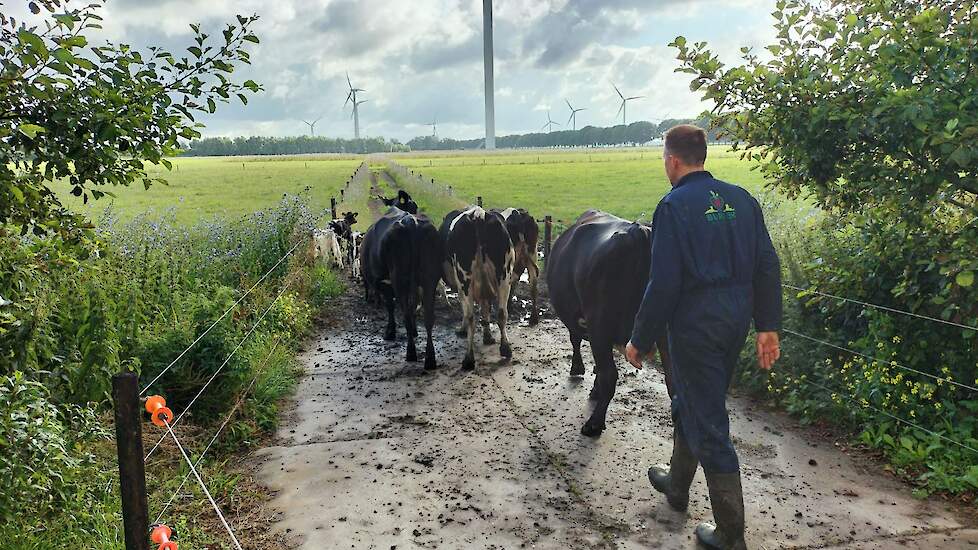 Arnold van Veelen, Burgerboerderij Oosterwold