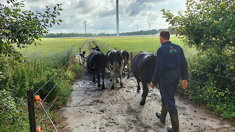 Arnold van Veelen, Burgerboerderij Oosterwold