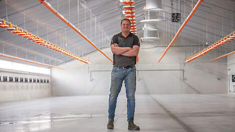 Groninger Siert de Haan is verheugd met zijn nieuwe 1 ster Beter Leven-vleeskuikenstal.