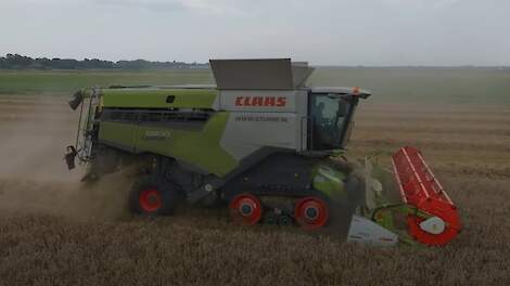 Claas Lexion 780 Terra Trac  John Deere 9420R