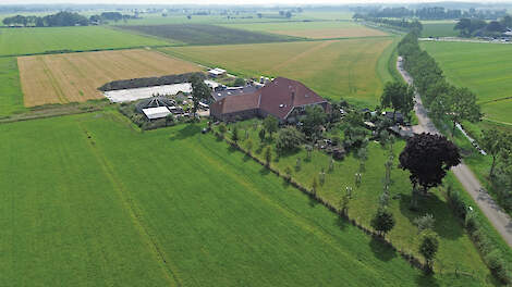 De stelpboerderij van Leo en Annuska, zoals die veel in Friesland staan, is in Salland bijzonder.
