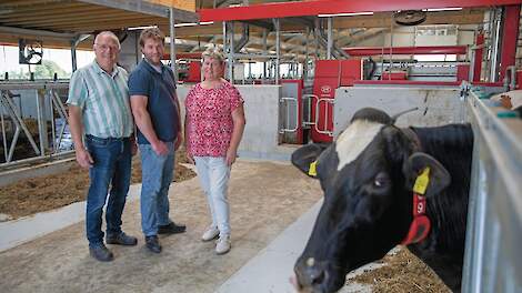Martjan, Gertjan en Jeanne Snoek houden aanstaande zaterdag 6 september een open dag op hun bedrijf.