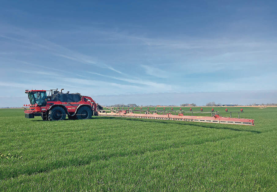 De Agrifac Condor-veldspuit heeft een spuitboom van 39 meter.