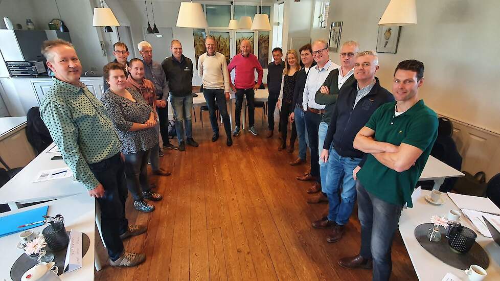 Foto uit 2022: de Boerenraad en Markeraad met projectondersteuners binnen het Markemodel in de Achterhoek.
