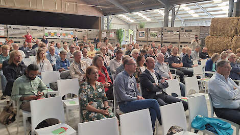 De Biobased Versnellingsdag op Proefboerderij Rusthoeve in Colijnsplaat trok een loods vol bezoekers.