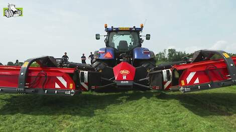 Vicon Extra 787T BX triple maaier en New Holland T7070