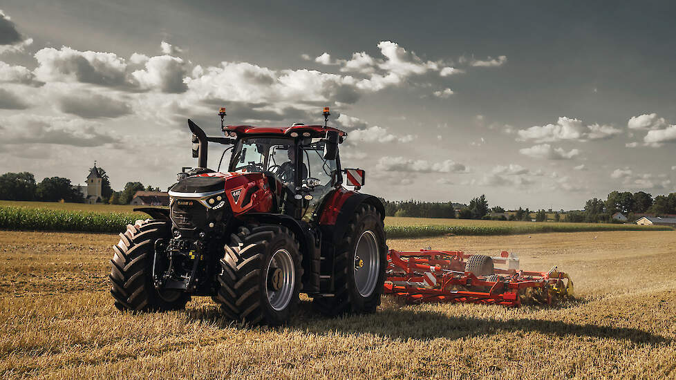 CNH gaat in Sankt Valentin in Oostenrijk de Europese tegenhangers bouwen van de Amerikaanse Magnum en T8-trekkers. Bij Case IH is het topmodel de Optum 440. Bij New Holland gaat de serie T7 XD heten en bij Steyr krijgen de Terrus-modellen nieuwe cijfertoe