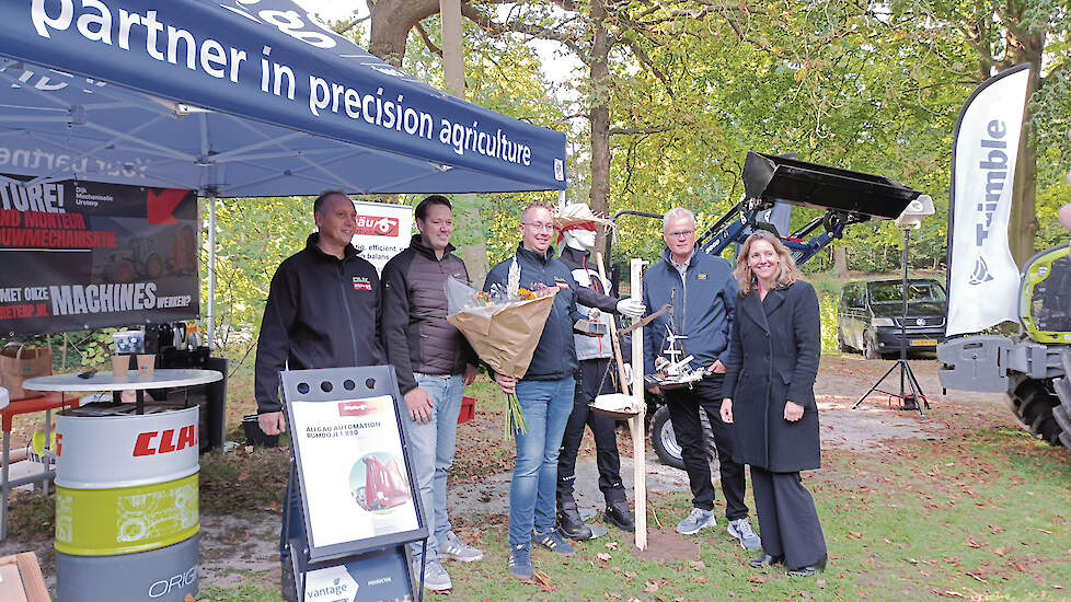 Dijk Mechanisatie won de Zilveren Pieper. Een prijs die wordt uitgereikt aan de standhouder die het thema van de Agrarische Schouw het beste weet te verwerken in de stand.