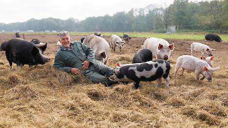 Kees Scheepens is biologisch varkenshouder en uitvinder van het intelligente varkenstoilet.