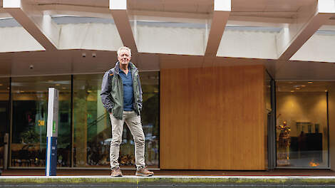 Projectleider Theo Bakker, coördinerend adviseur natuurinclusieve landbouw, voor het hoofdkantoor Staatsbosbeheer in Amersfoort.