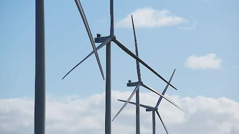 Het heeft vijf jaar geduurd, maar sinds woensdag is de vergunning voor de bouw van elf windturbines in Reusel-Zuid definitief geldig.