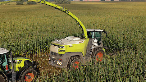 De Claas Jaguar 1200 is het topmodel van de nieuwe serie. Hij komt hier op een perceel van 64 hectare in Duitsland goed tot zijn recht.