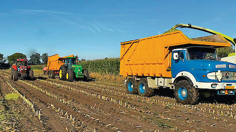 De afgelopen maand hebben weer veel trekkers en werktuigen de revue gepasseerd. Tijdens demodagen, ploegwedstrijden, oogsten, rooien en meer kwamen weer fantastische combinaties in acties. Bekijk welke dat waren in Trekkerweb Highlights.