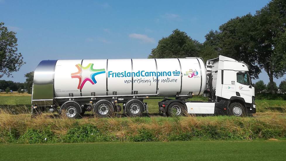 De afgelopen week stelde FrieslandCampina de melkprijs naar beneden bij. Leden-melkveehouders krijgen in november 7 euro minder voor 100 kilogram melk. Daarmee komt de garantieprijs uit op 46,00 euro per 100 kilogram.