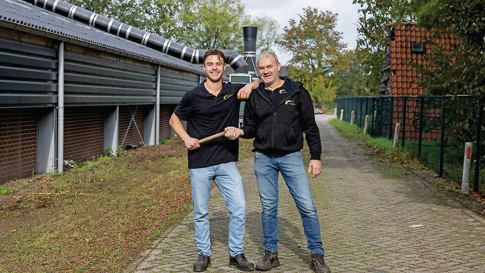 Jens Vissers werkt thuis al drieënhalf jaar volop mee, regelt al veel zaken zelf en neemt het stokje in de toekomst over van zijn vader Mathij.