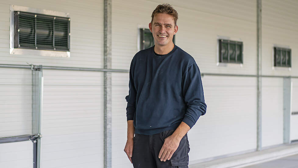 Henri Busz: „Ik wilde graag nieuw bouwen omdat het nog kan. Straks is dit wellicht niet meer mogelijk als er landelijk of provinciaal een andere wind gaat waaien." Hij is positief over de vooruitzichten met ster-kuikens.