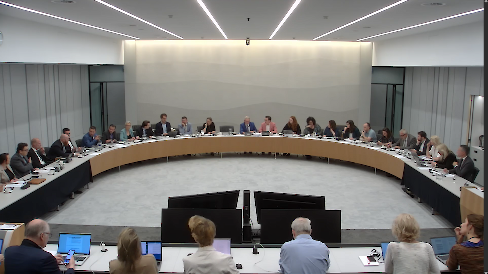 Een beeld van de vorige Tweede Kamercommissie van LVVN in actie.