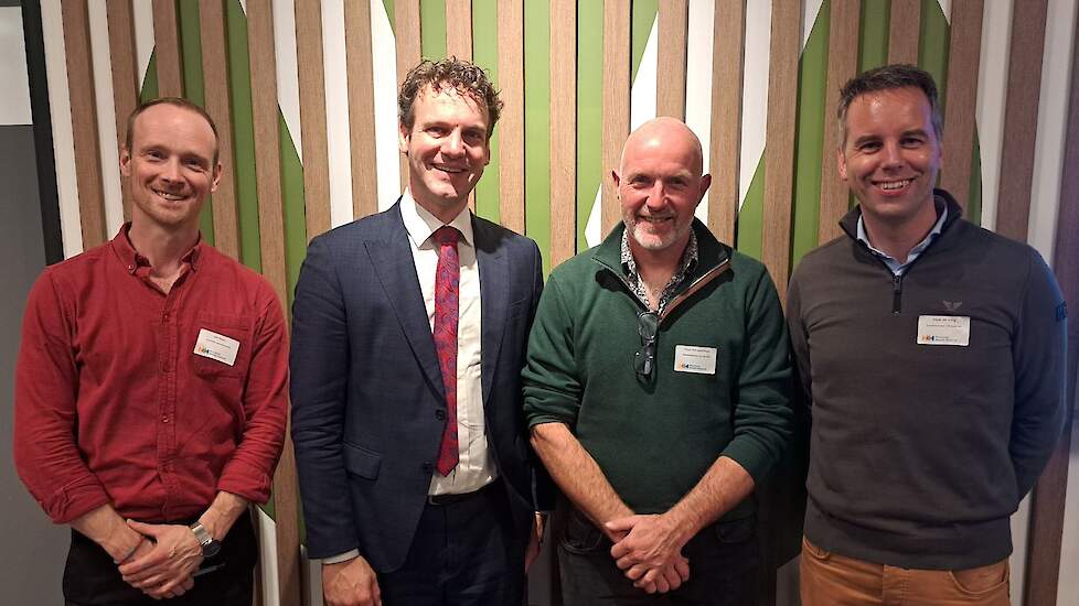 Vlnr: Jan Doerr, Jelle Beemsterboer, Theo Nieuwenhuis en kwartiermaker Klaas de Jong.