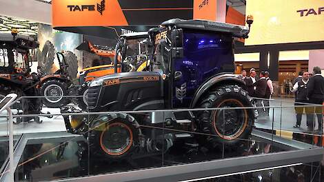 Tafe introduceert nieuw gamma compacte, semi-smalspoor en elektrische tractoren