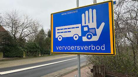 Het ministerie van Landbouw, Visserij, Voedselzekerheid en Natuur (LVVN) heeft het verbod op bezoek aan pluimveestallen aangescherpt.