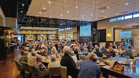 Tijdens een drukbezochte themadag luisterden 130 vrouwen naar de woorden van Van Beek en Oldeniel-Boerhof.