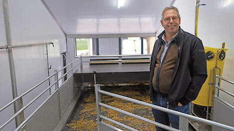 Math Lemmers heeft veel vertrouwen in het Zweedse stalsysteem van Moving Floors. Minder ammoniak, betere stallucht, beter dierenwelzijn door stro en de belofte van een goede groei.