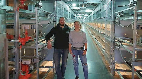 Geert en Marloes Borrenbergs in hun opfokstal