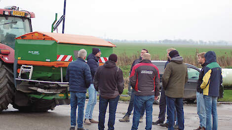 Akkerbouwer Derk Gesink deelt zijn kennis met andere boeren