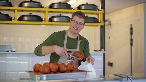 Tom Overgaauw in de poelierszaak