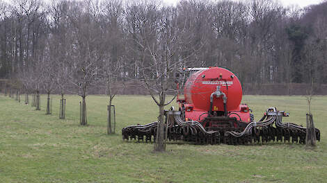 Mest wordt uitgereden op het land