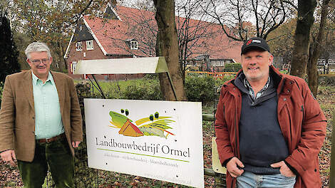 Akkerbouwer Henk Ormel en graaf Max van Rechteren