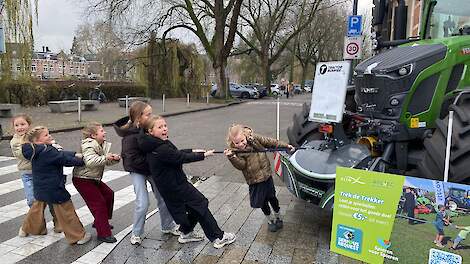 Kinderen doen mee aan de Trek-de-Trekker actie voor Serious Request in Den Bosch
