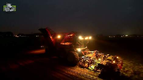 Suikerbietenrooien met een negenrijer Vervaet