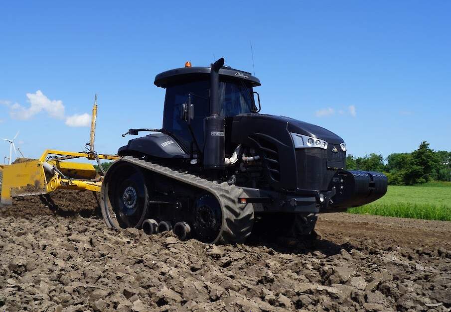 Challenger MT775E Stealth Agco Giga schuifdozer bak te klein