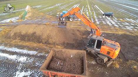 Zetmeelaardappelen namalers op transport naar fabriek Avebe trekkerweb