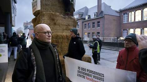 Hugues Falys, vlak voor de klimaatzaak tegen TotalEnergies.