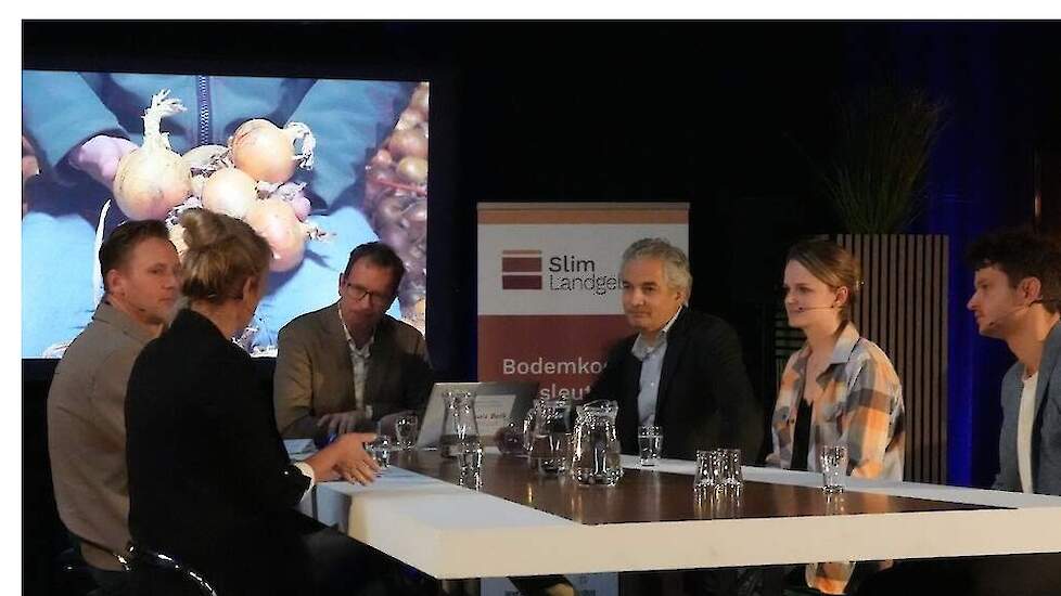Tafelgesprek op de Kennisdag Duurzaam Bodembeheer 2025 in Lelystad.