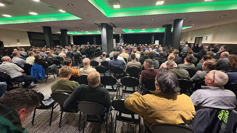 Een volle zaal tijdens de bijeenkomst van Agractie en NMV over het UPLG.