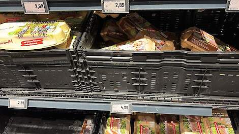 Eierhandelaren verwachten dat het meerdere weken duurt voordat de supermarktschappen in Duitsland weer beter gevuld zijn.