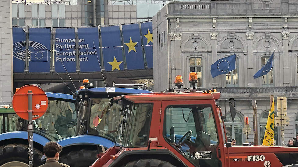 Protesterende boeren voor het Europarlement in Brussel