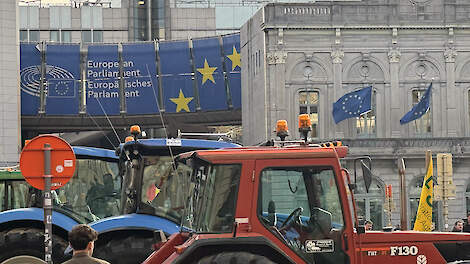 Protesterende boeren voor het Europarlement in Brussel