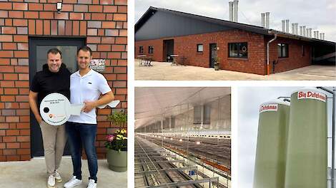 Christian Apeler (links, Big Dutchman) overhandigt de symbolische sleutel aan Lennart van Wieren bij de offici&euml;le opening van de nieuwe leghennenstal.