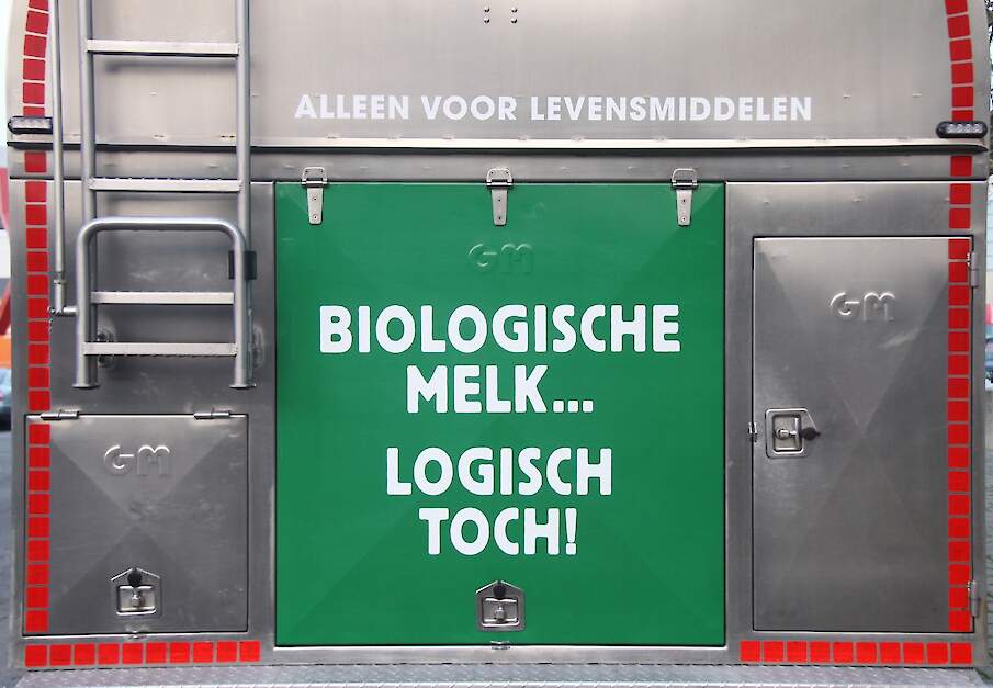 RMO haalt biologische melk op bij een melkveehouder.