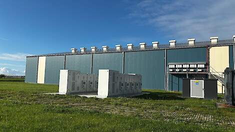 De batterij bij Rainbow Colors in Andijk.