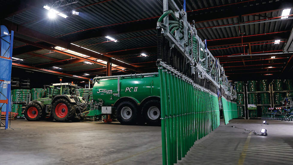 Naast bemesters met sleepvoet, bouwt Bomech een nieuwe lijn bemesters met sleepslang. Die is er met een werkbreedte tot 24 meter.